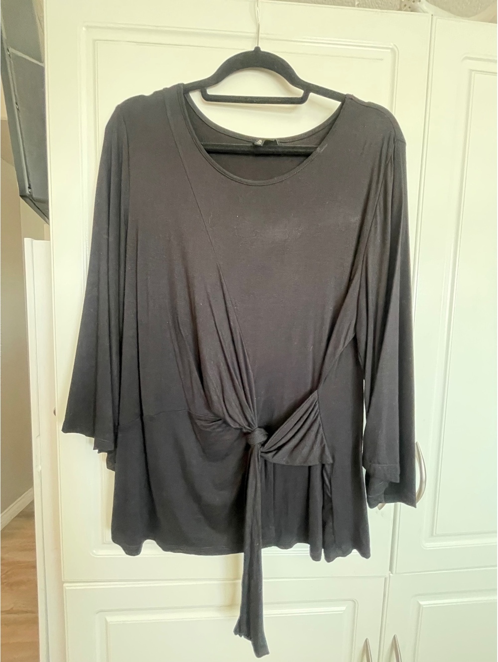Bobeau Women’s XL Black Tie Front Bell Sleeve Flowy Top